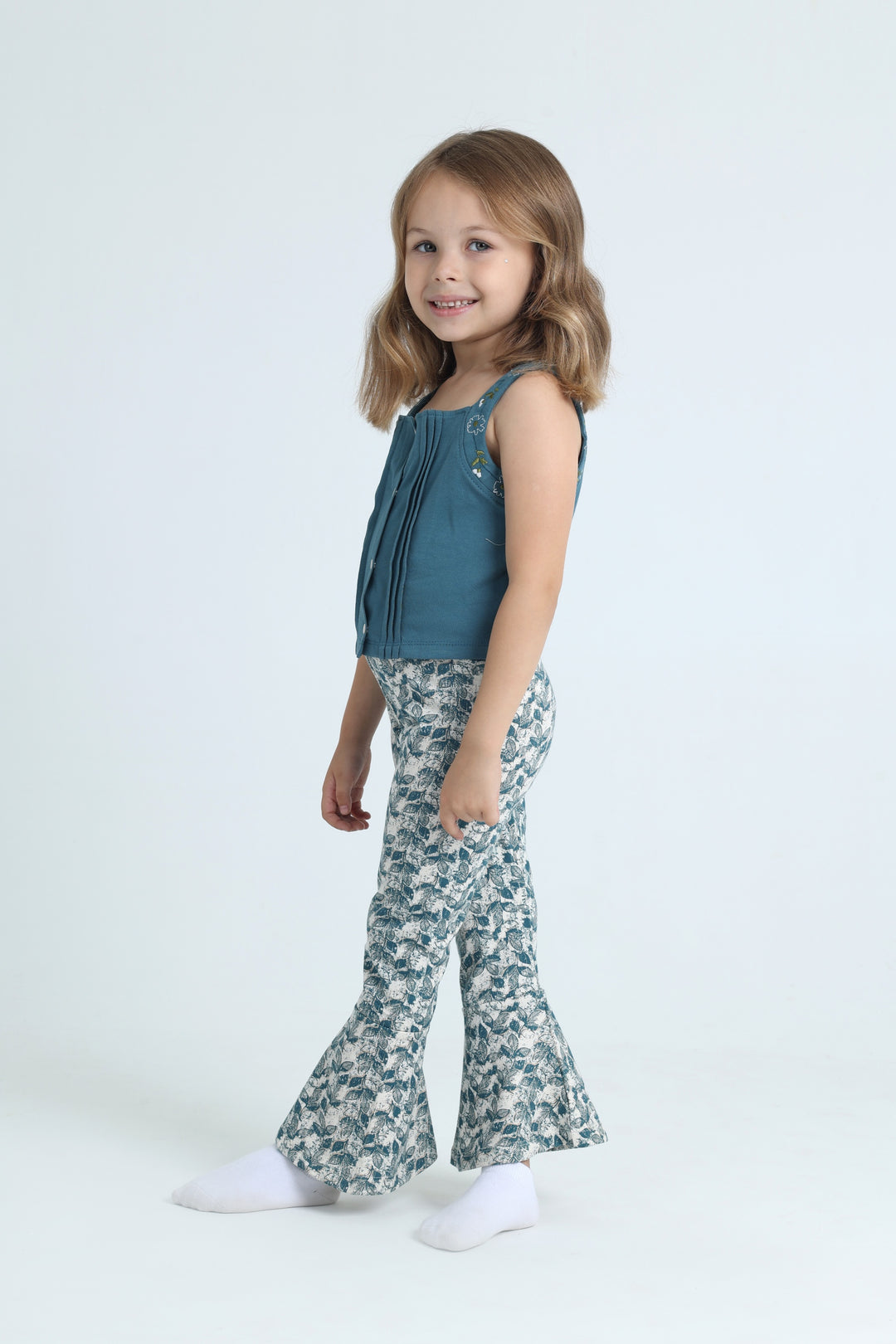 Round Embroidered Set